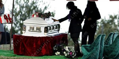 ceremonie bij het graf films