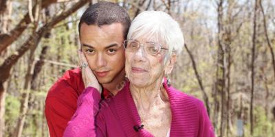 oudere vrouw jongere man relatie films