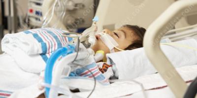 kind bewusteloos geslagen films