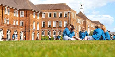 prive school films