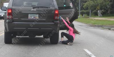 uit een auto gegooid films