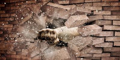 door een muur breken films