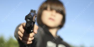 kind met pistool films