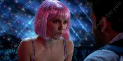 vrouw die een pruik draagt films