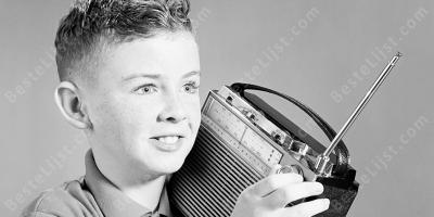 naar een radio luisteren films